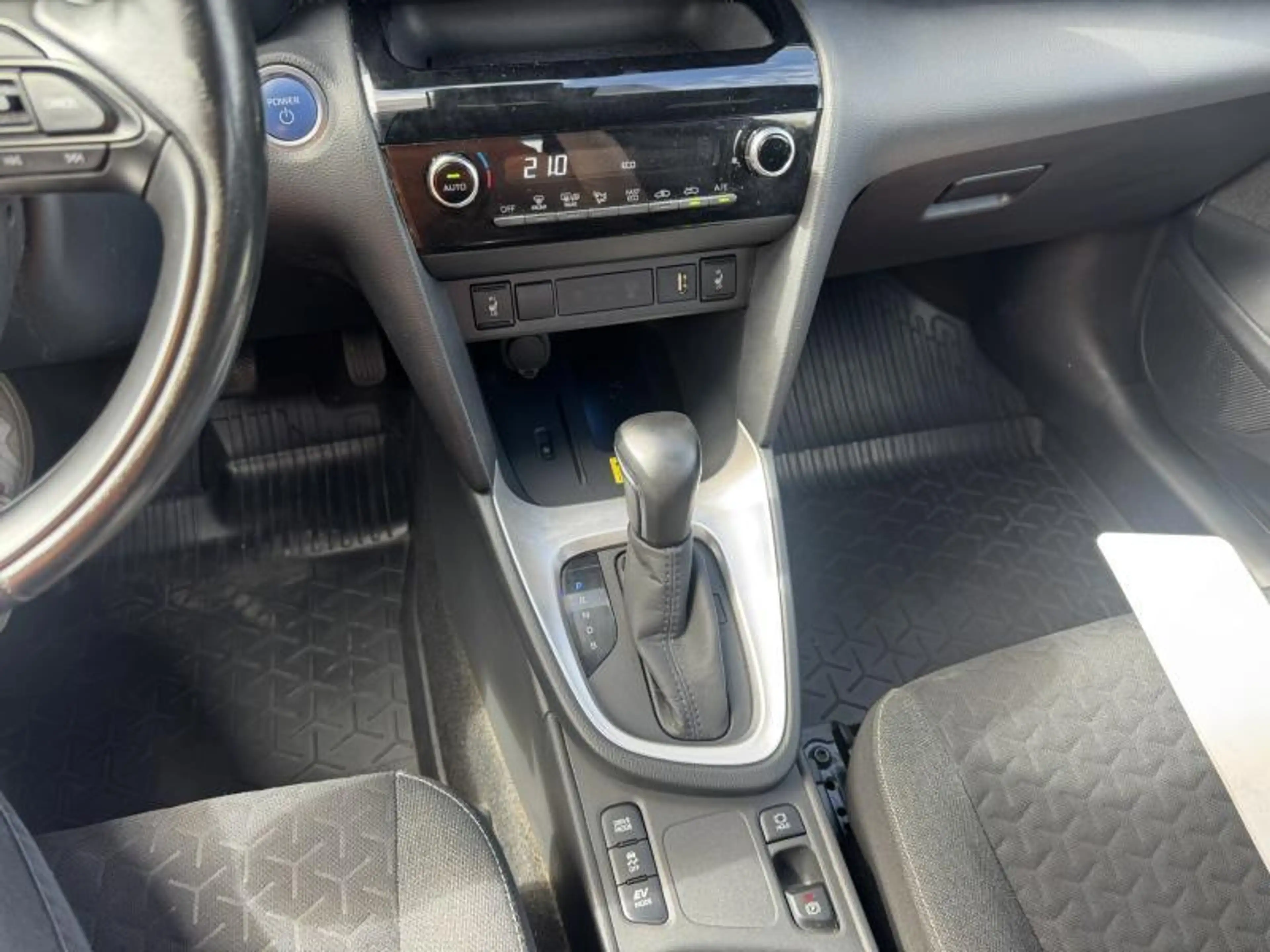 Toyota Yaris Cross 1.5 HEV 2WD CVT Dynamic Plus + Confort Pack — photo 20