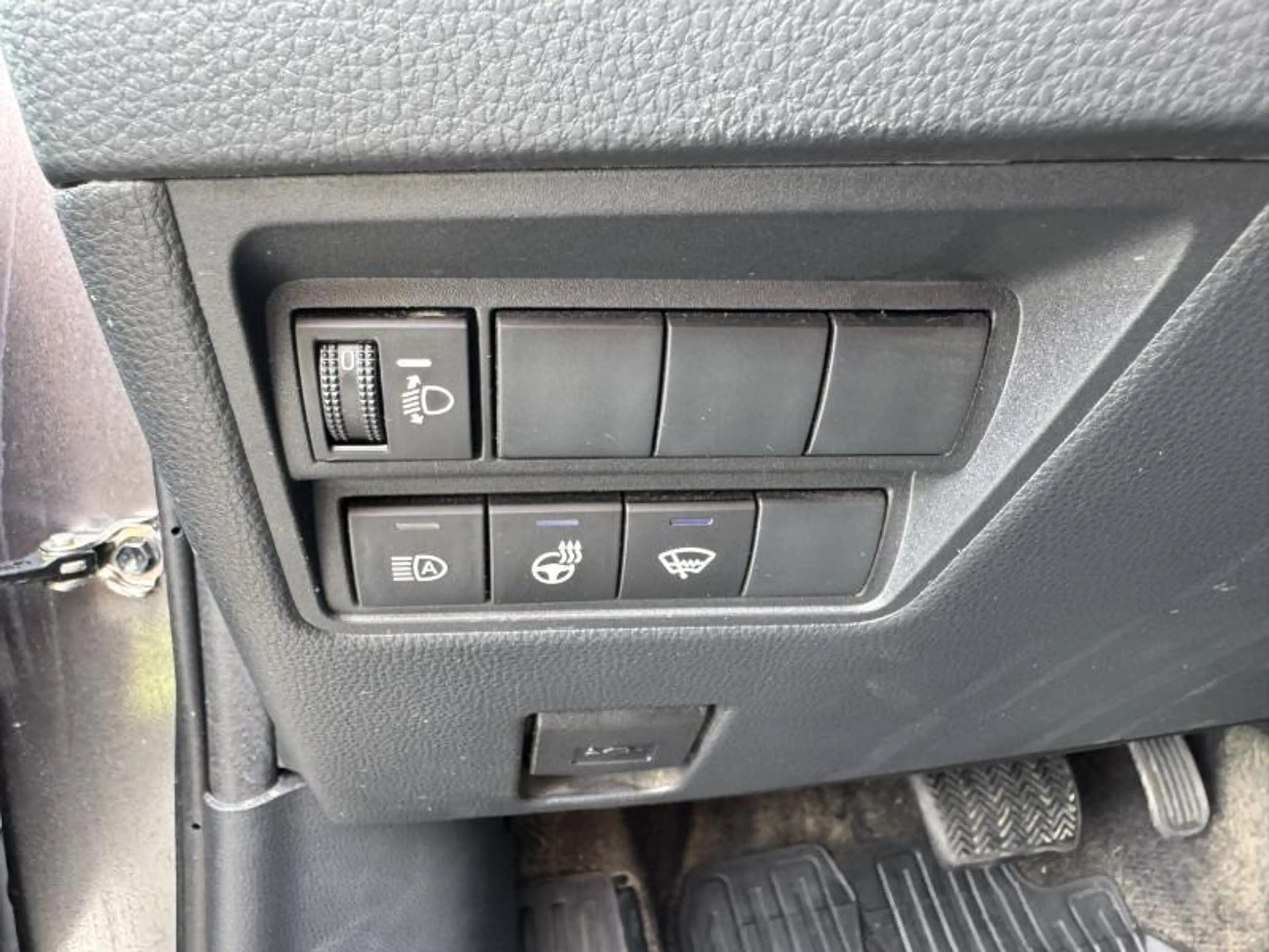 Toyota Yaris Cross 1.5 HEV 2WD CVT Dynamic Plus + Confort Pack — photo 12