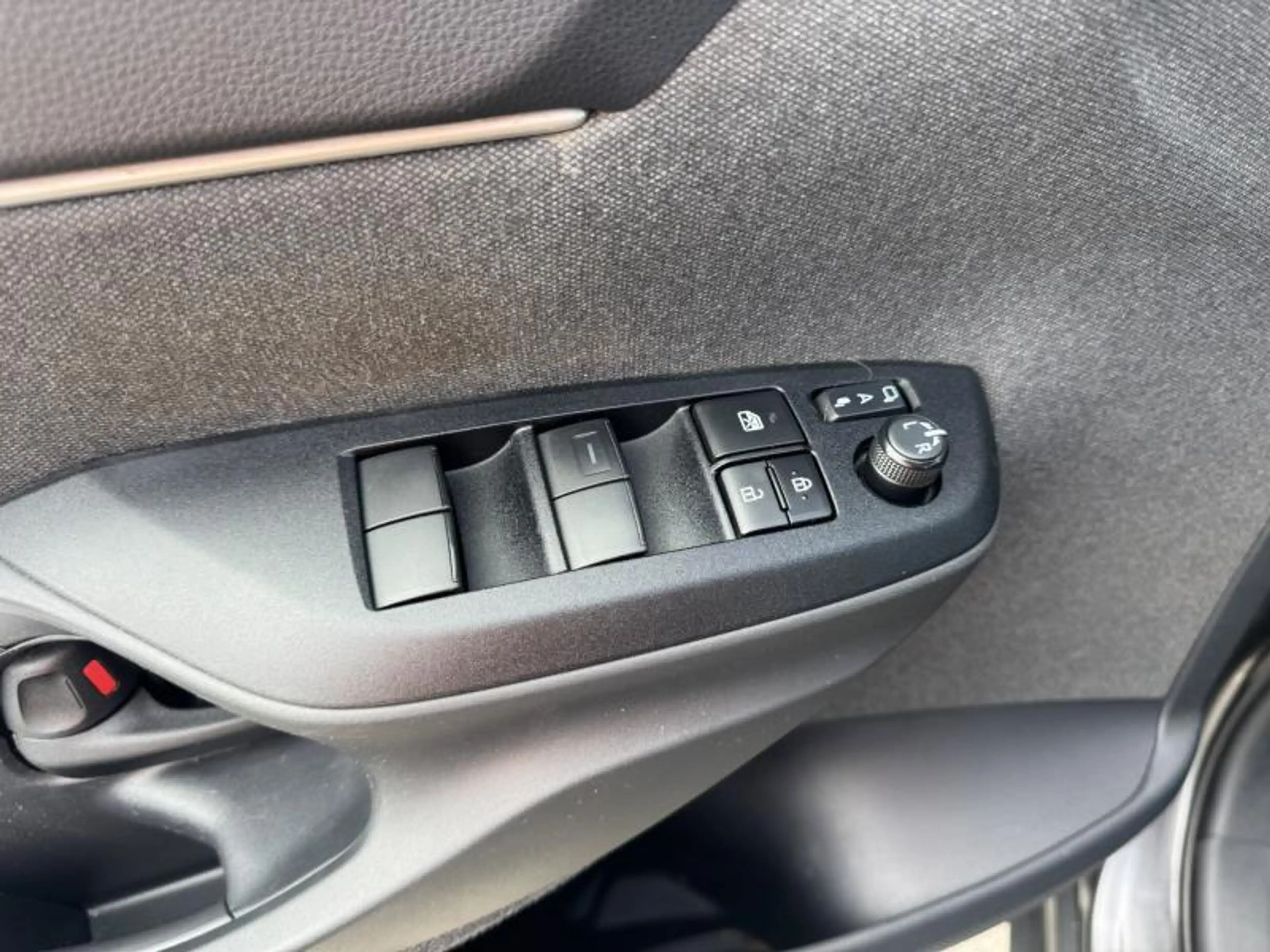 Toyota Yaris Cross 1.5 HEV 2WD CVT Dynamic Plus + Confort Pack — photo 11
