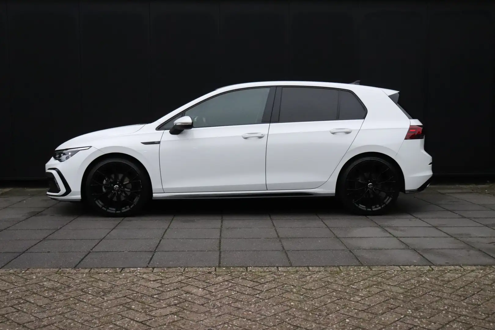 Volkswagen Golf 1.5 eTSI R-LINE | PDC | NAVI | APPLE CARPLAY | STO Blanc - 2