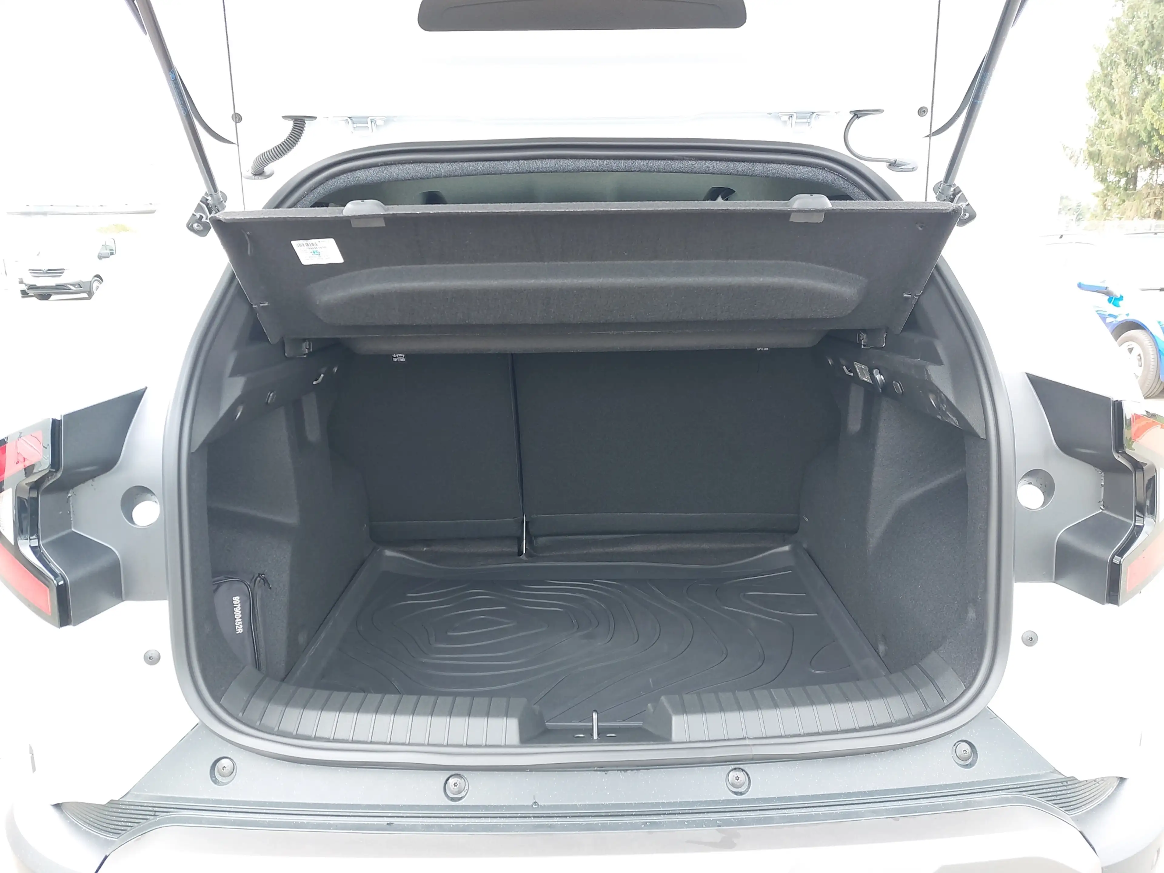 Dacia Duster Extreme Hybrid 155 — photo 11