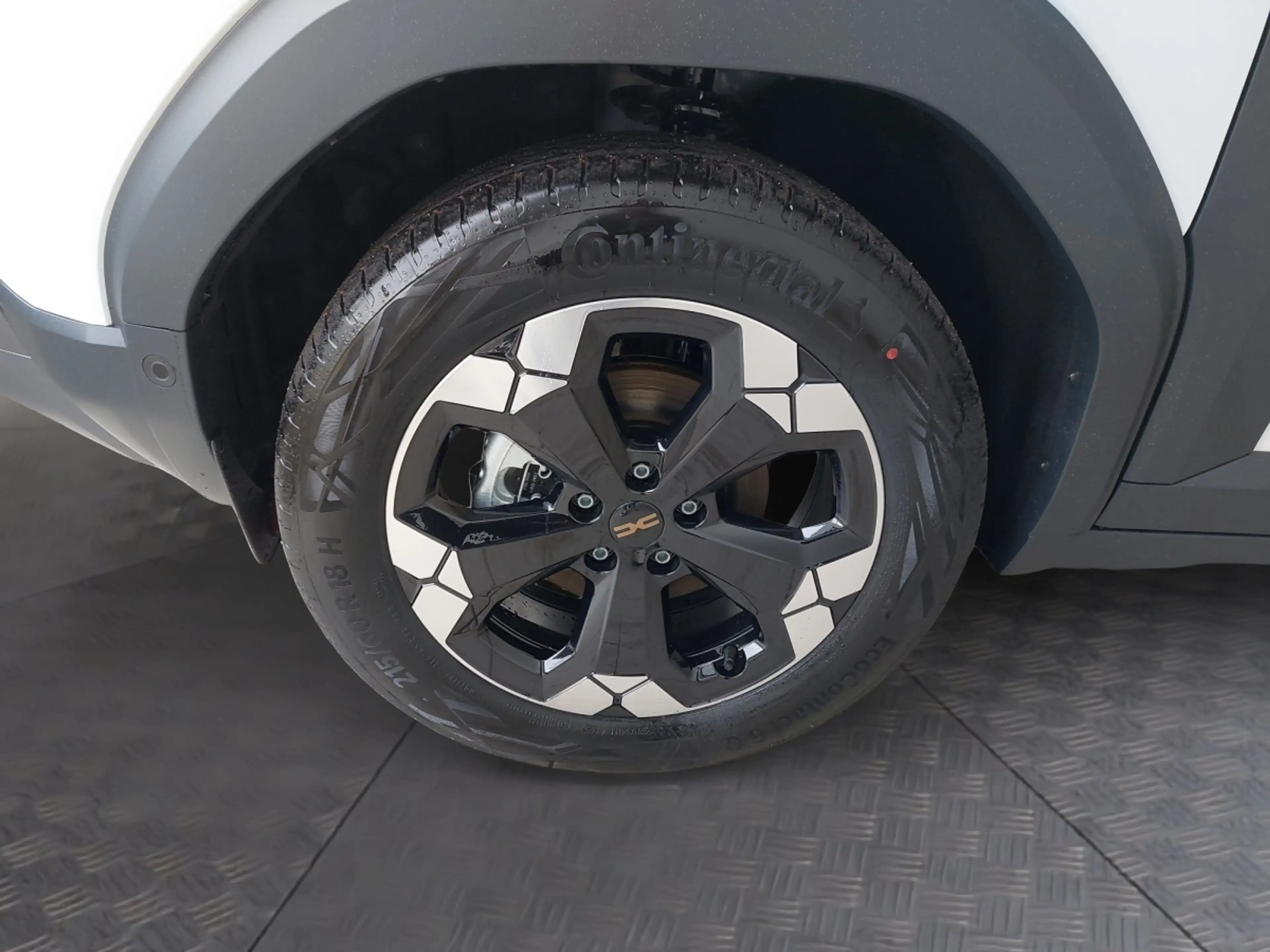 Dacia Duster Extreme Hybrid 155 — photo 13