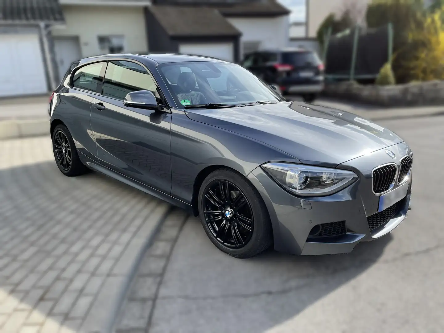 BMW 116 M Sport Grey - 1