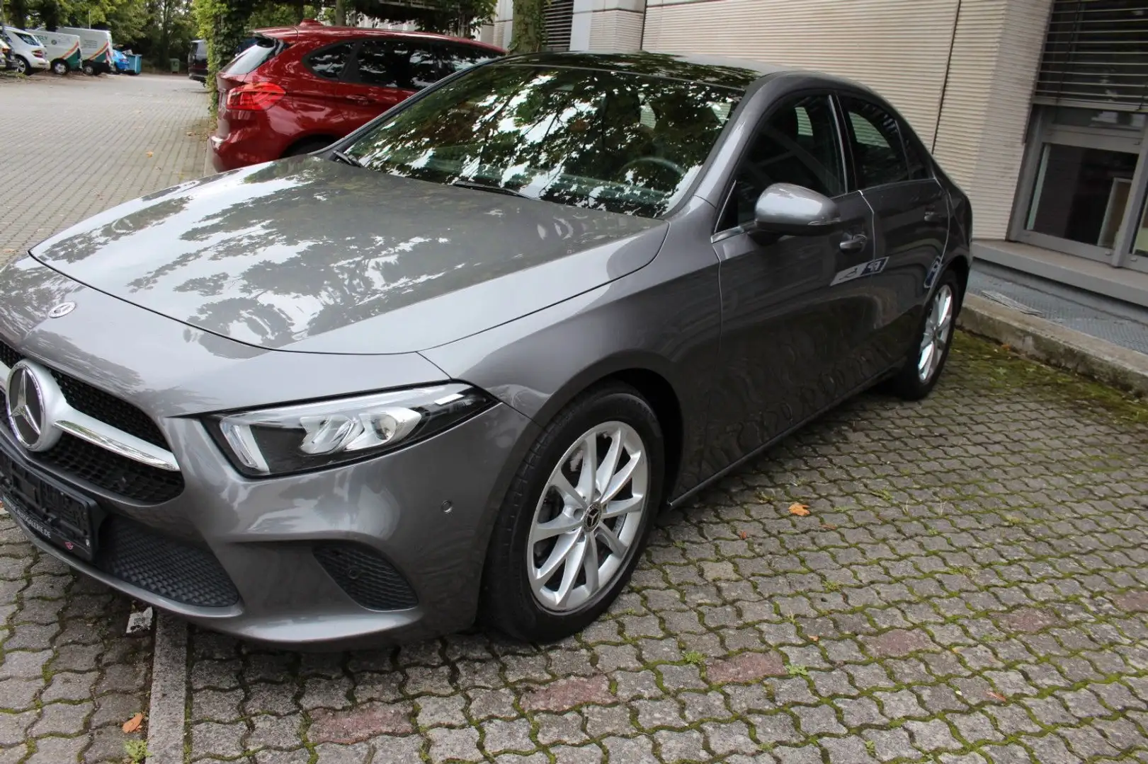 Mercedes-Benz A 200 A -Klasse Lim. A 200 d~NAVI~PANO~LEDER~1 H Gris - 1