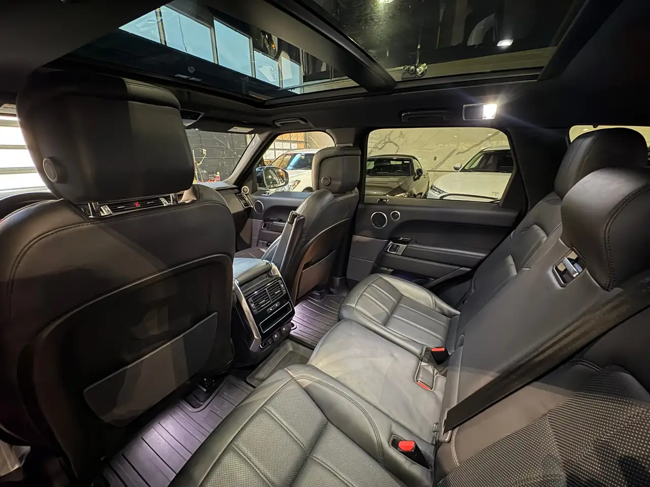 Land Rover Range Rover Sport снимка Land Rover Range Rover Sport