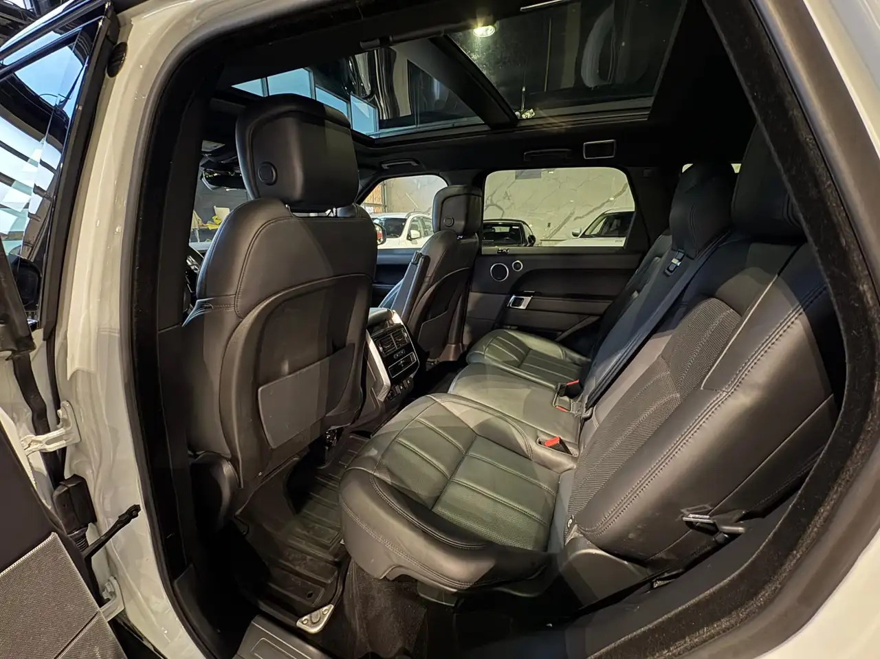 Land Rover Range Rover Sport снимка Land Rover Range Rover Sport