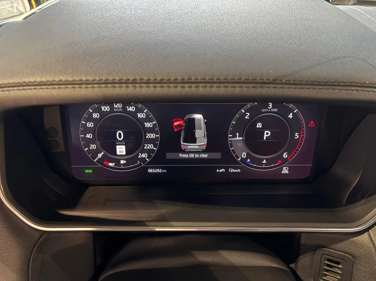 Land Rover Range Rover Sport снимка Land Rover Range Rover Sport