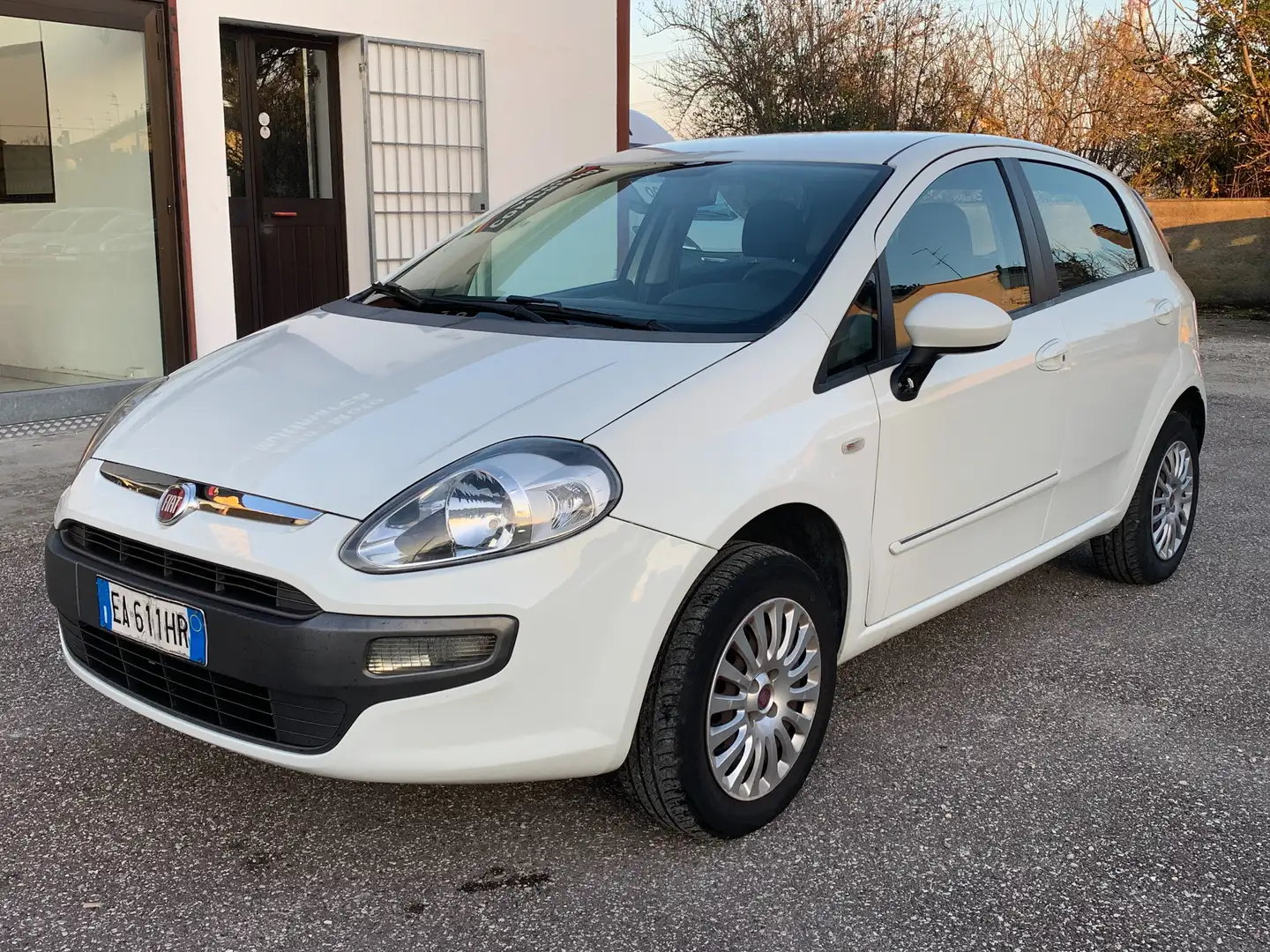 Fiat Punto Evo Punto Evo 5p 1.4 natural power Dynamic 70cv Weiß - 1