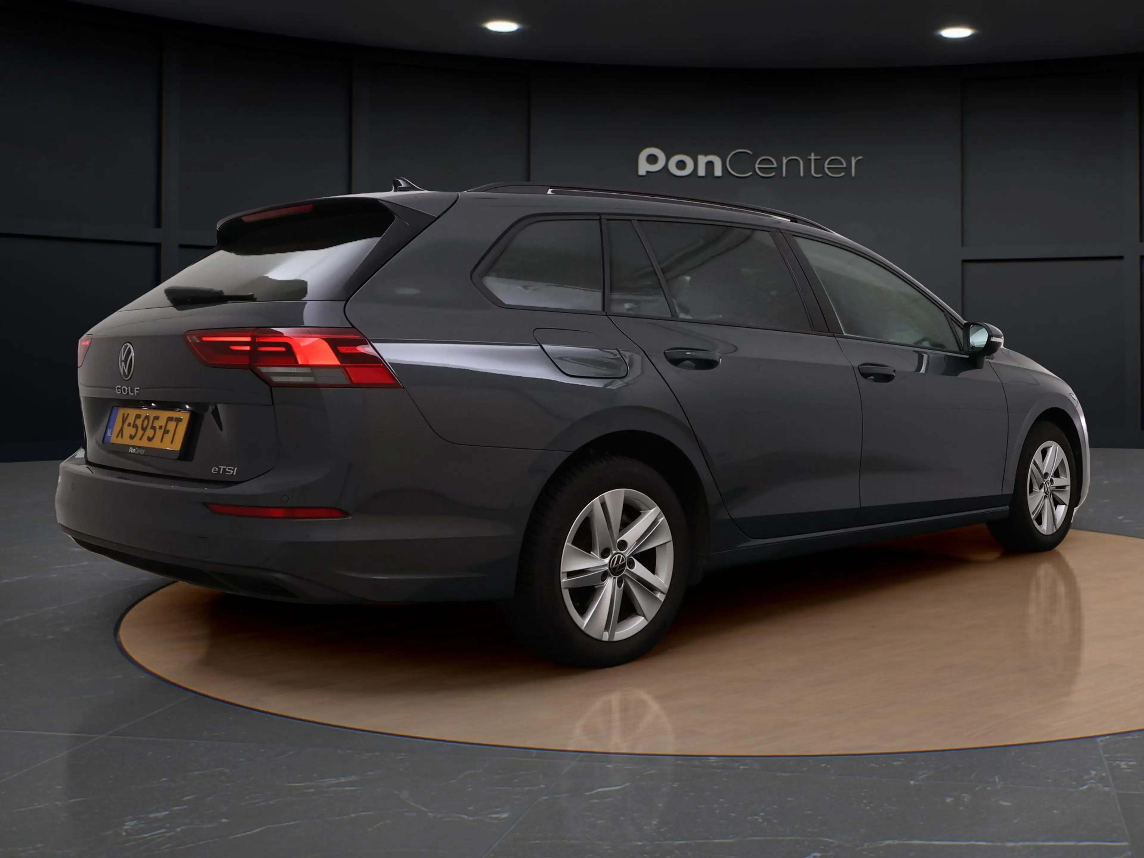 Volkswagen Golf Variant 1.0 eTSI Life | Camera | ACC | Carplay | LED | Get — photo 5