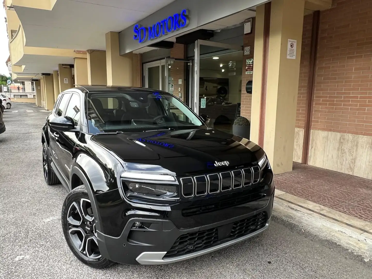 Jeep Avenger Avenger 1.2 turbo e-hybrid MHEV Summit EDCT6 Negro - 1
