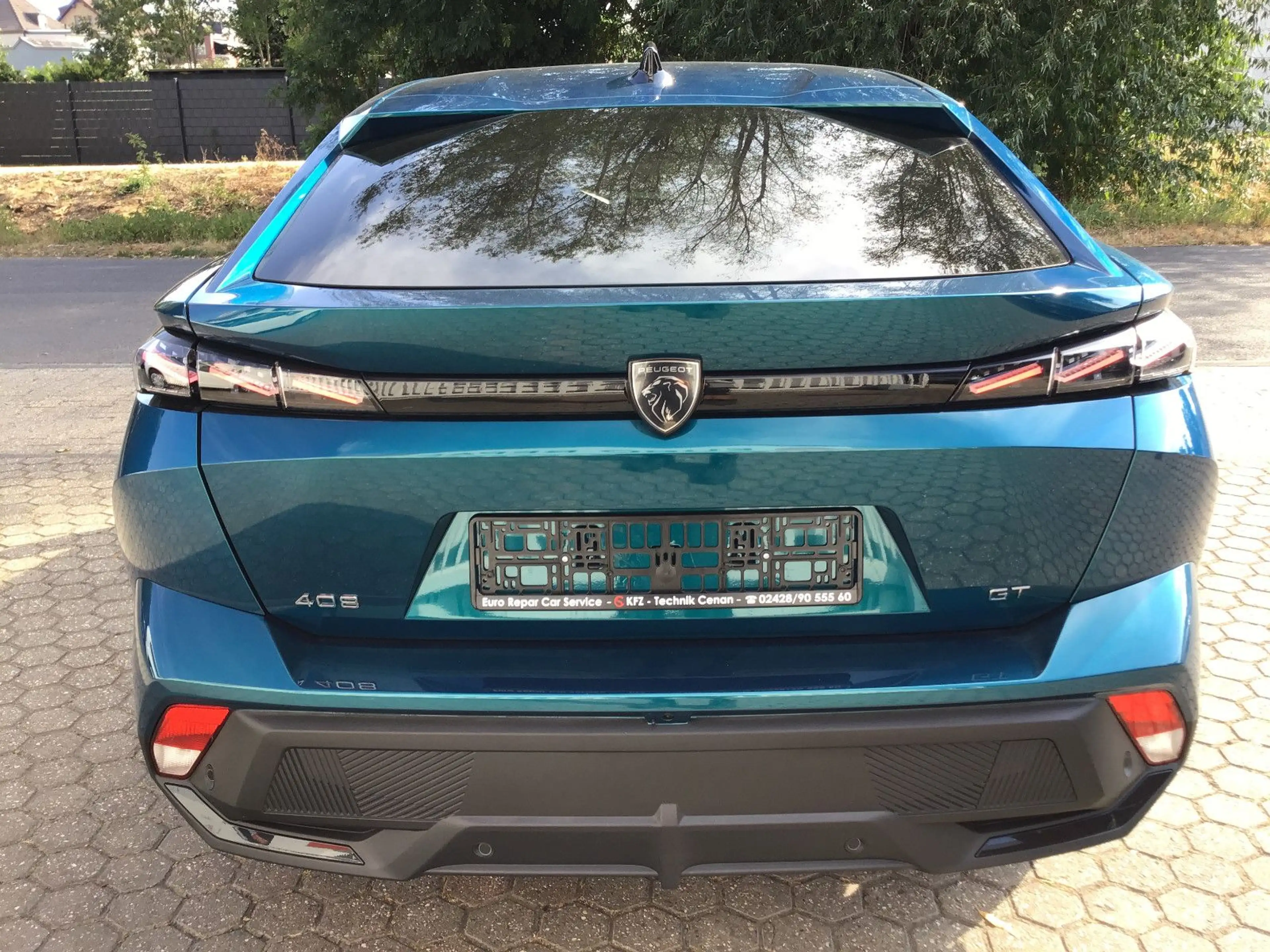 Peugeot 408 PureTech 130 GT — photo 10