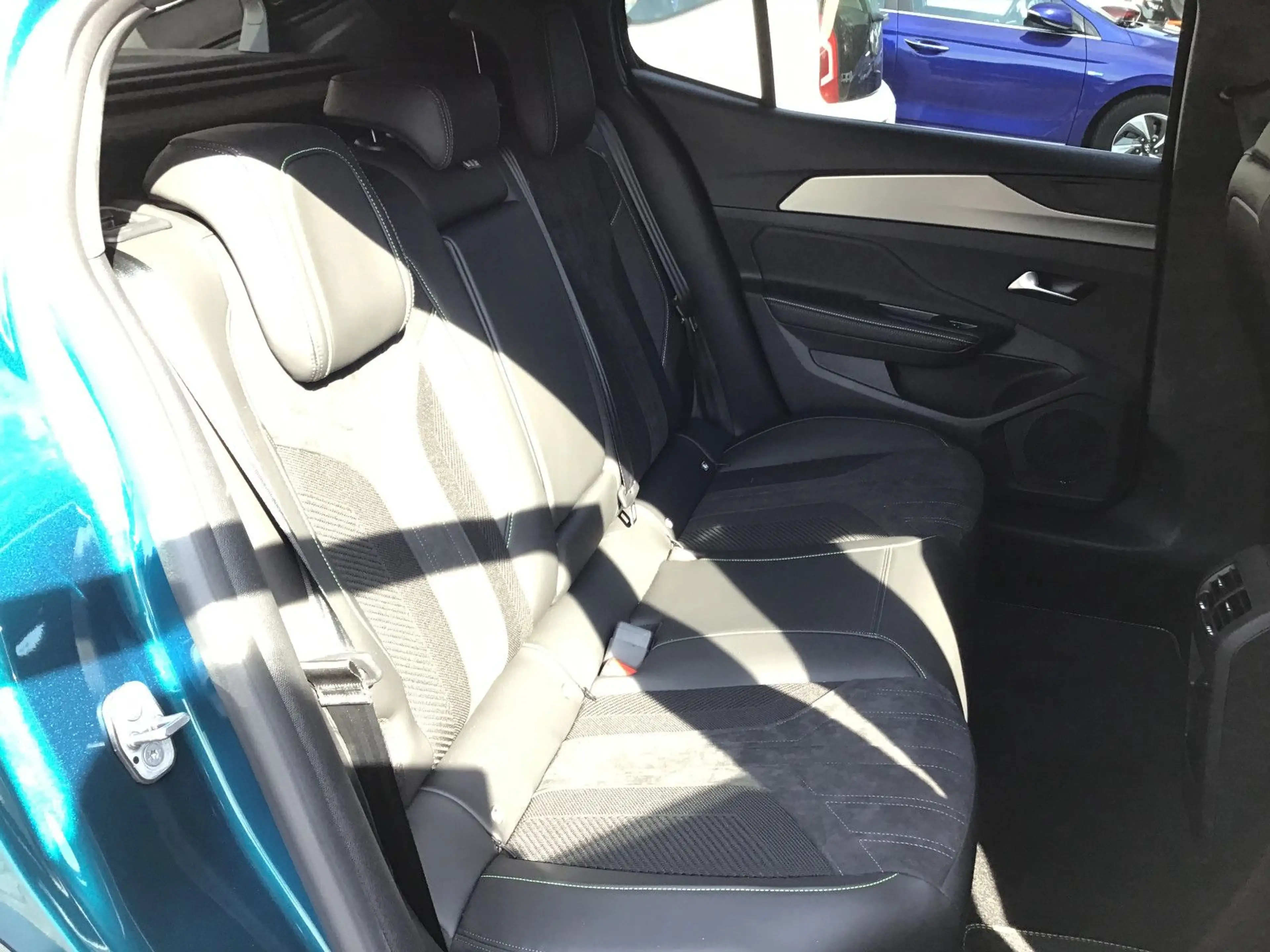 Peugeot 408 PureTech 130 GT — photo 13