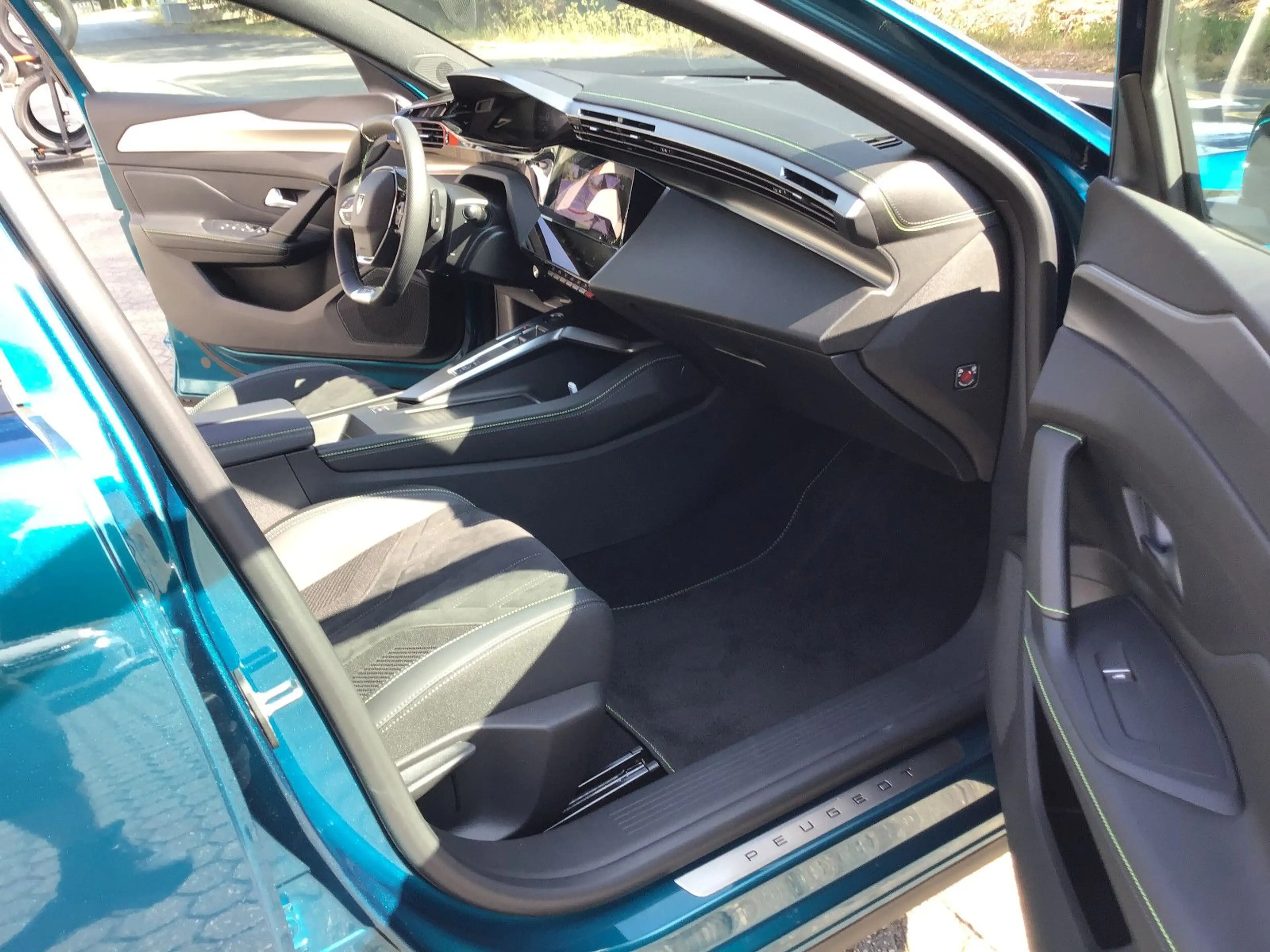 Peugeot 408 PureTech 130 GT — photo 15