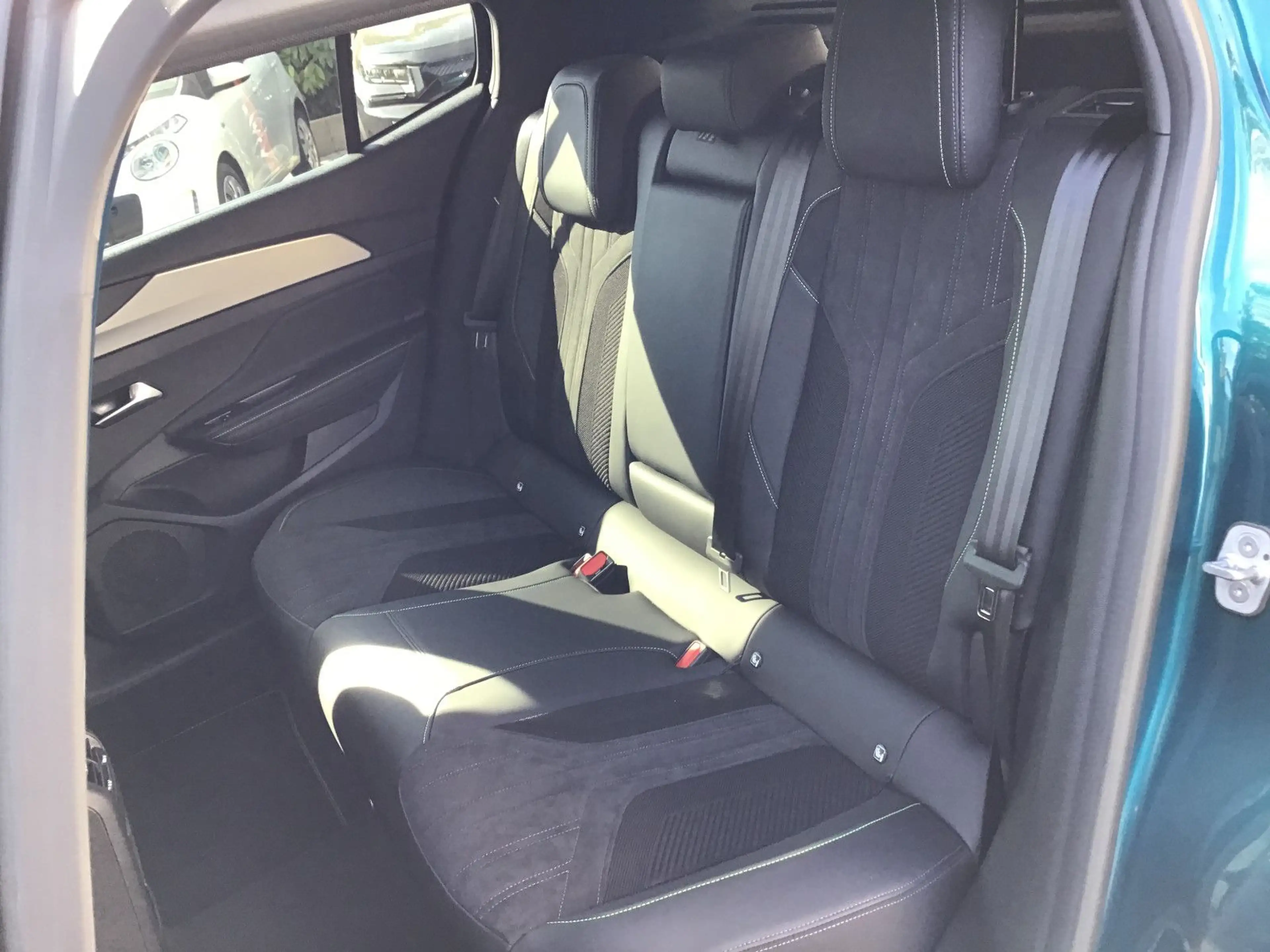 Peugeot 408 PureTech 130 GT — photo 14