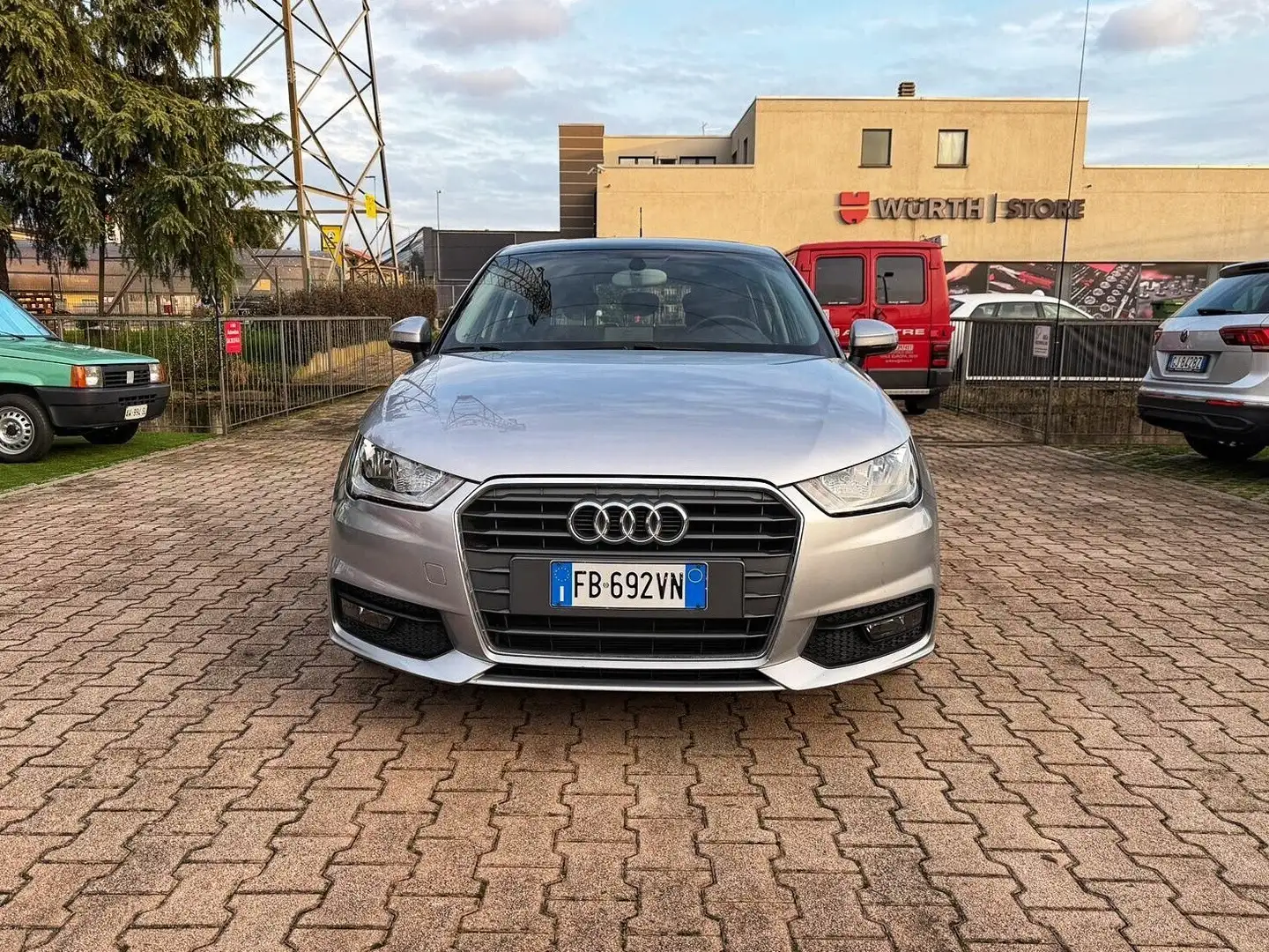Audi A1 A1 SPB 1.0 TFSI ultra S tronic Metal plus AUTOMATI Zilver - 2