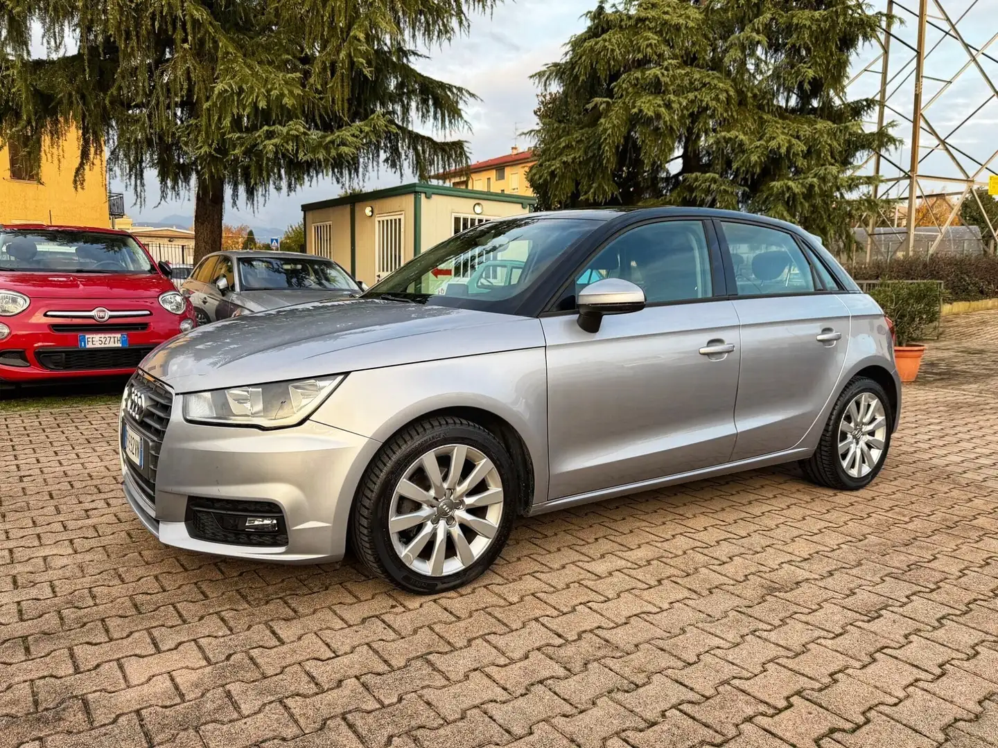 Audi A1 A1 SPB 1.0 TFSI ultra S tronic Metal plus AUTOMATI Zilver - 1