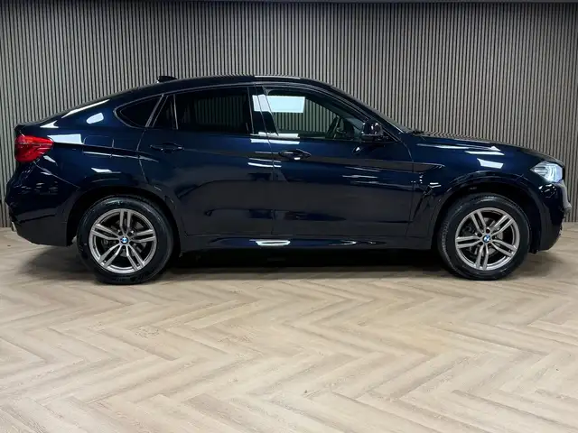 BMW X6 view 4