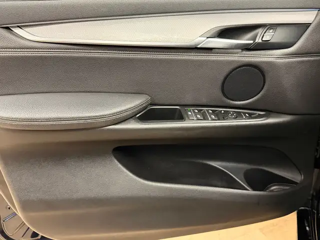 BMW X6 view 15