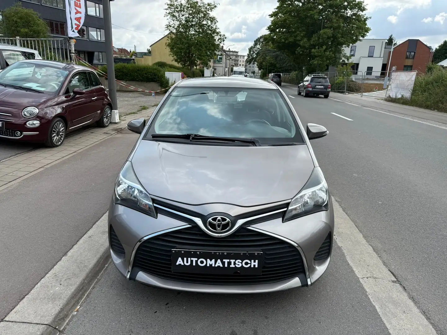 Toyota Yaris 1.33i VVT-i **12M GARANTIE **CARNET COMPL**ET* Gris - 2