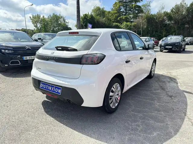 Peugeot 208 view 3