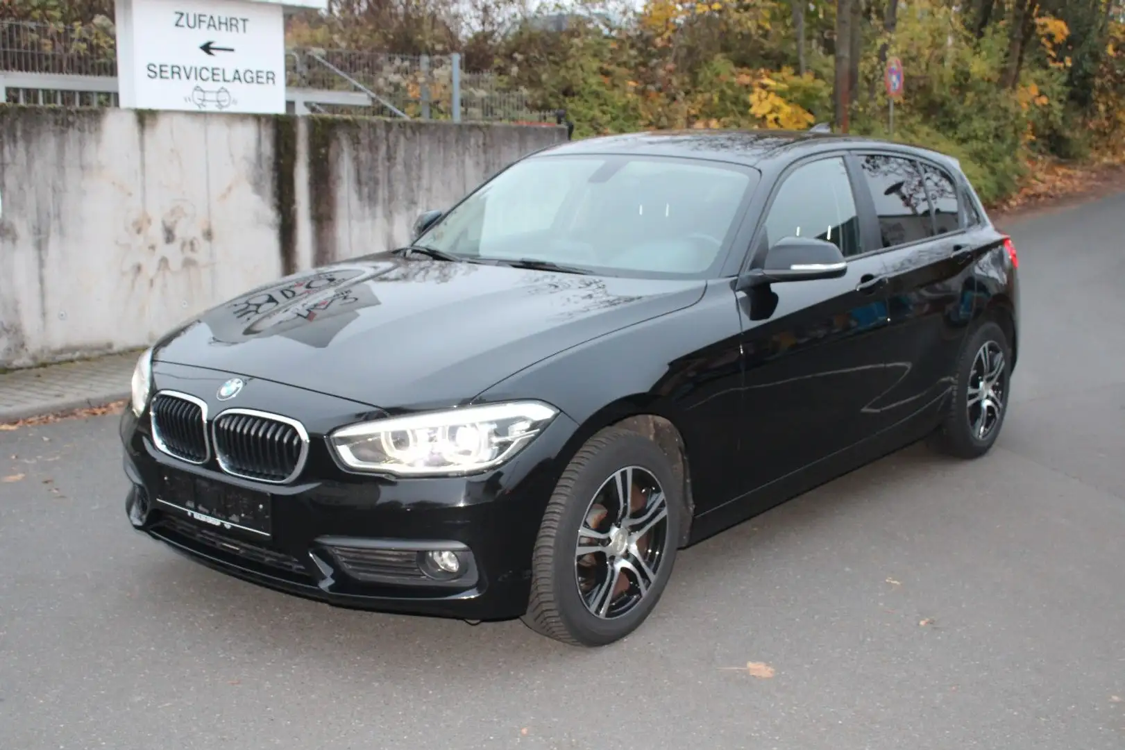 BMW 116 i Limousine Advantage M- Sportpaket Klimaauto Schwarz - 1