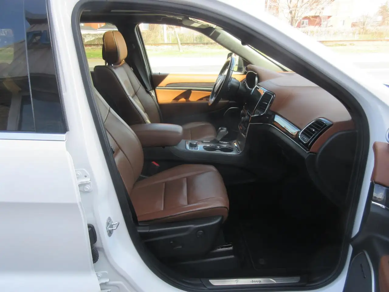 Jeep Grand Cherokee снимка Jeep Grand Cherokee