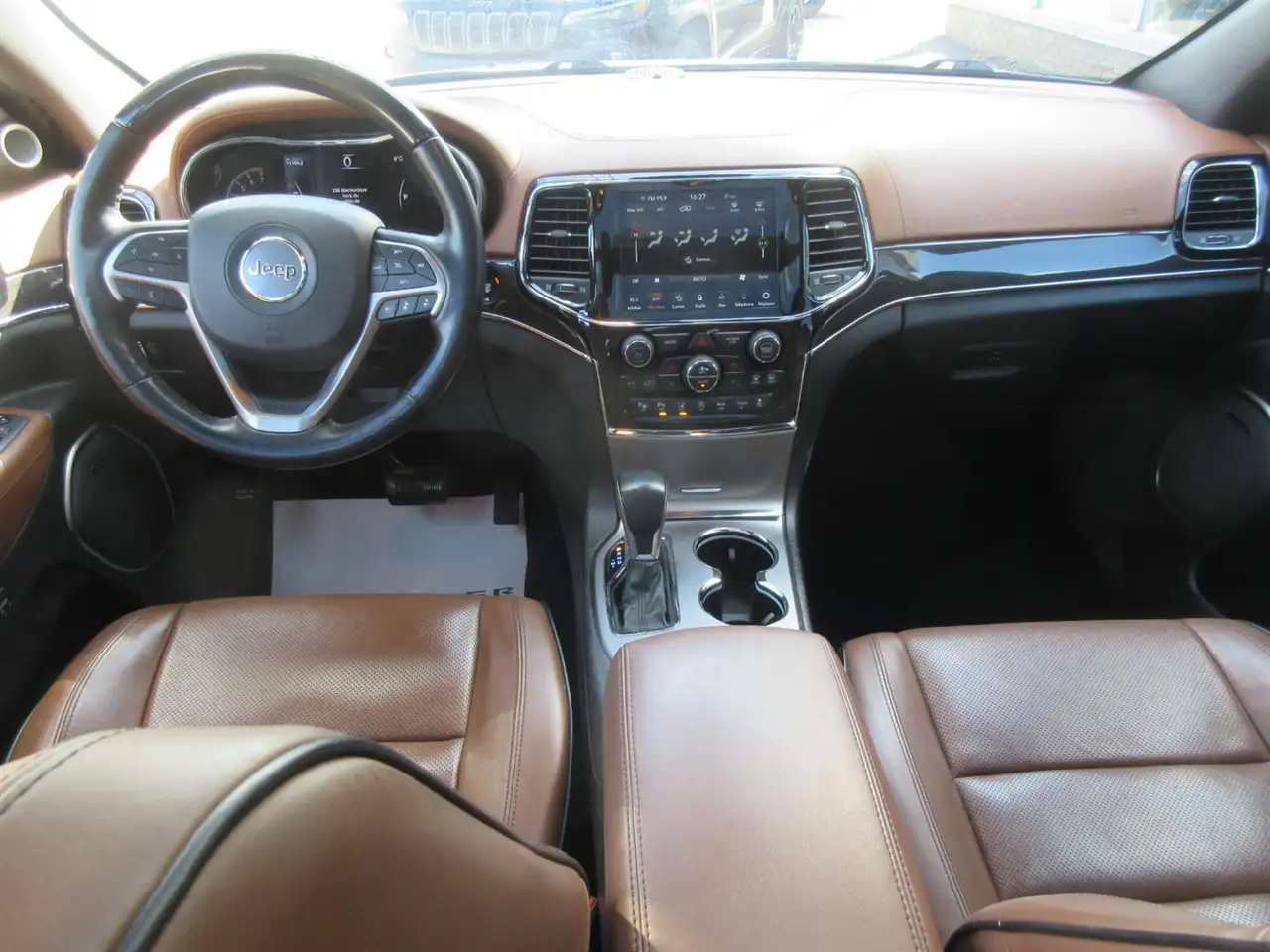 Jeep Grand Cherokee снимка Jeep Grand Cherokee