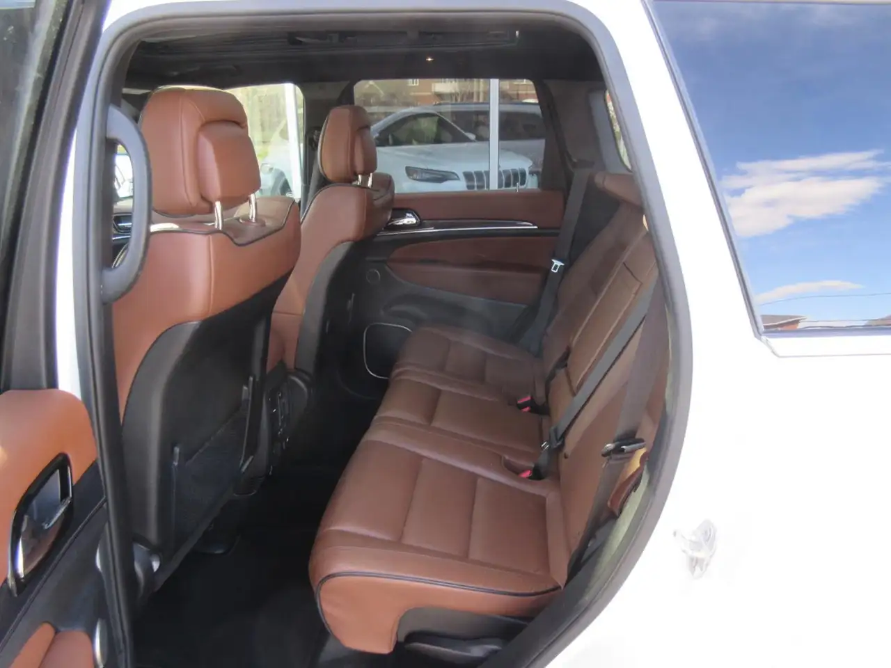 Jeep Grand Cherokee снимка Jeep Grand Cherokee