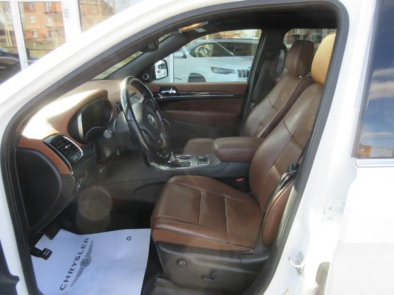 Jeep Grand Cherokee снимка Jeep Grand Cherokee