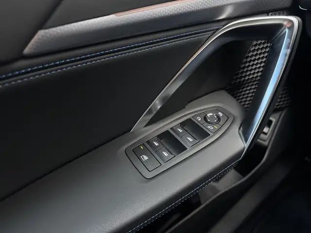 BMW iX1 view 14