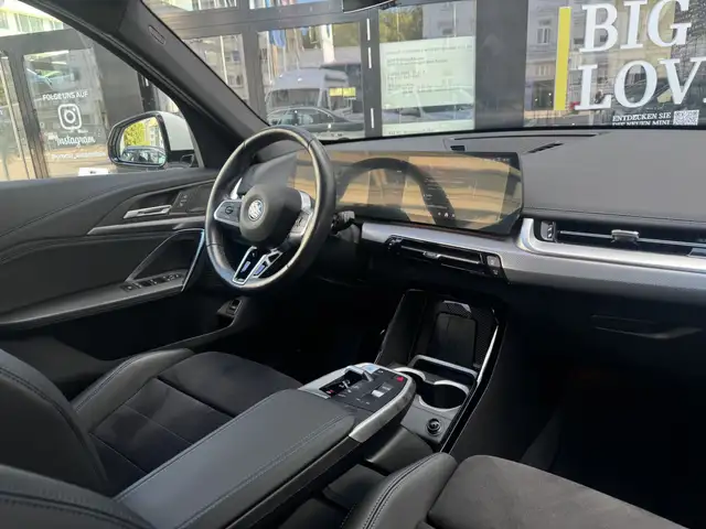 BMW iX1 view 5