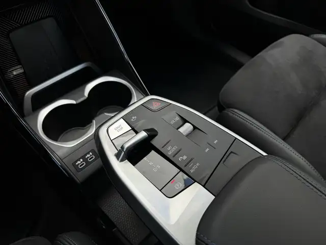 BMW iX1 view 10