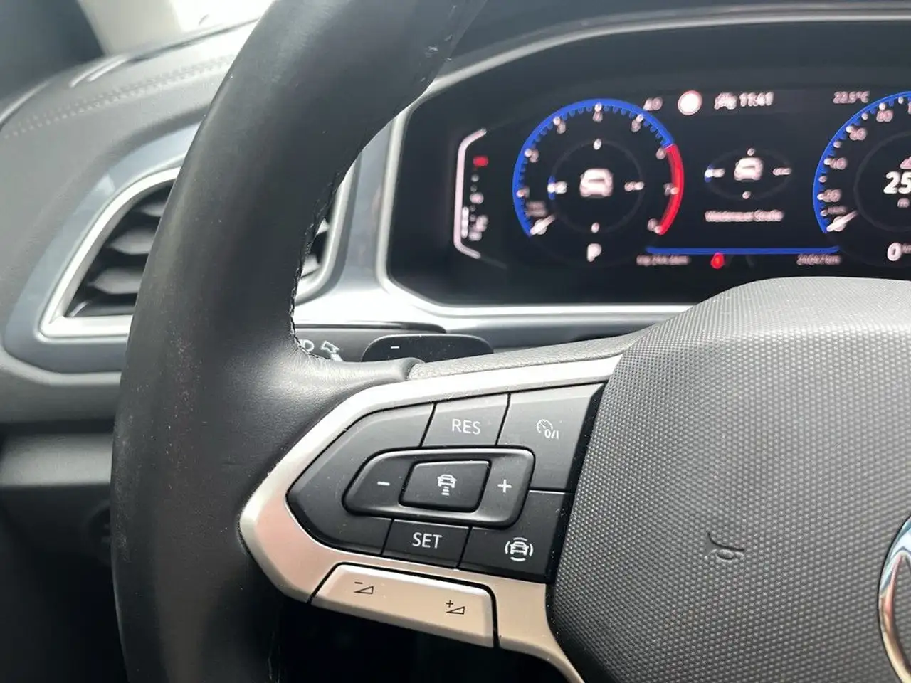 Volkswagen T-Roc 1.5 TSI DSG Style Navi LED ACC 18 Zoll, миниатюра 26