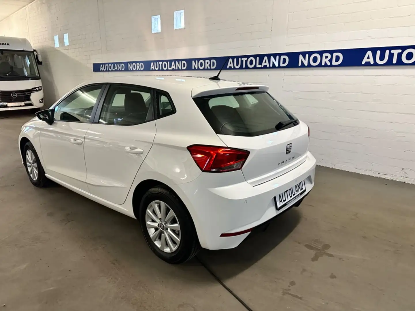 SEAT Ibiza 1.0TSI Style DSG*PDC*110PS*App-Navi*Alus Weiß - 2