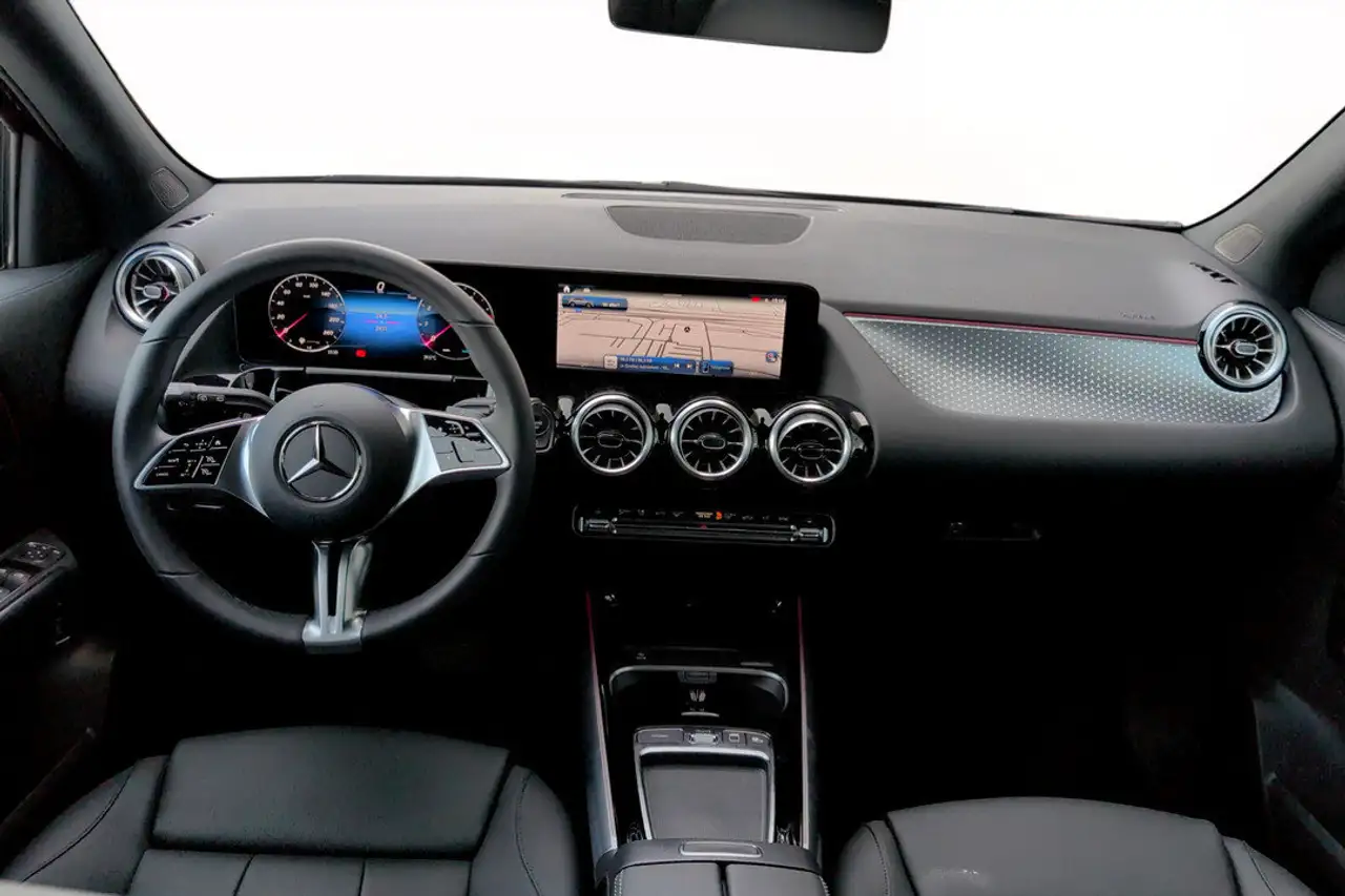 Mercedes-Benz GLA снимка Mercedes-Benz GLA