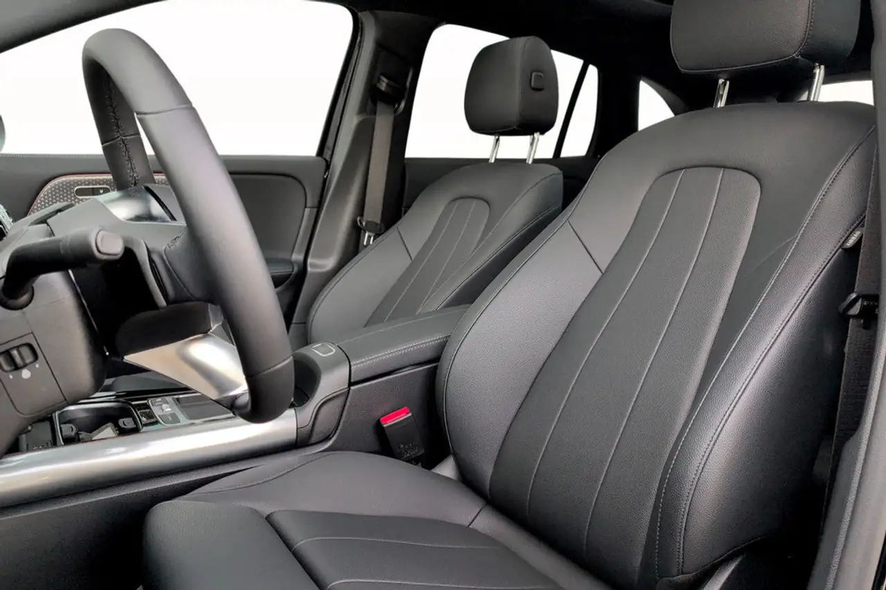 Mercedes-Benz GLA снимка Mercedes-Benz GLA