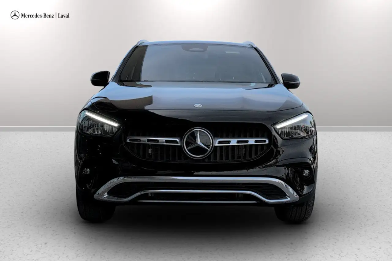 Mercedes-Benz GLA снимка Mercedes-Benz GLA
