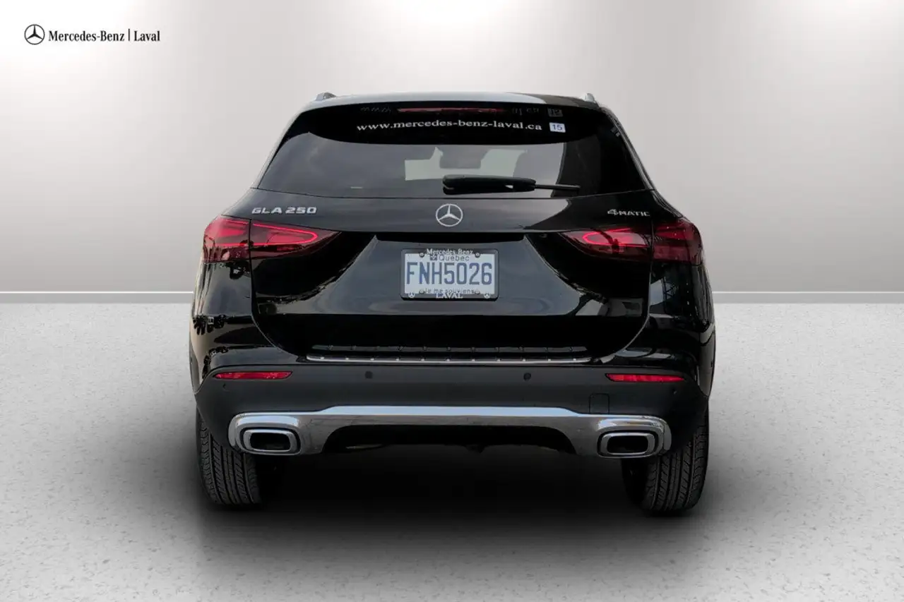 Mercedes-Benz GLA снимка Mercedes-Benz GLA
