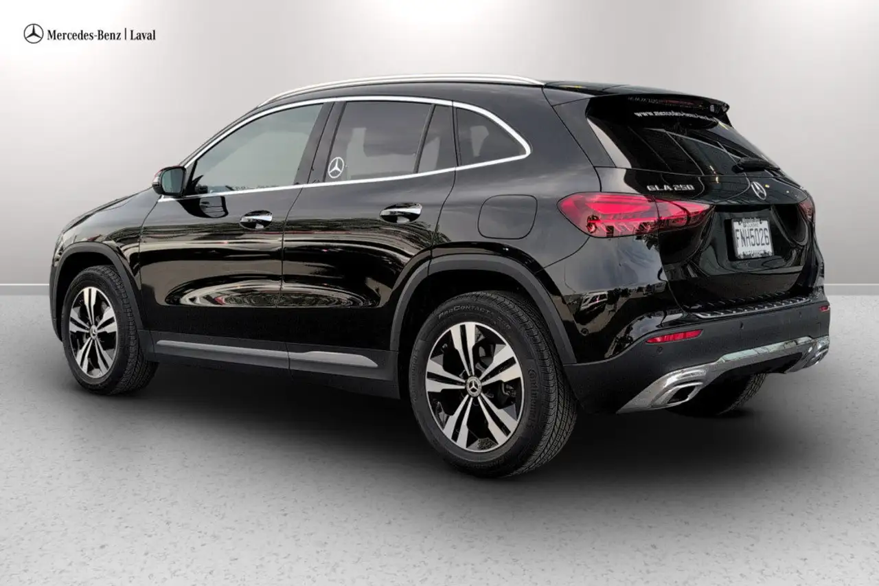 Mercedes-Benz GLA снимка Mercedes-Benz GLA