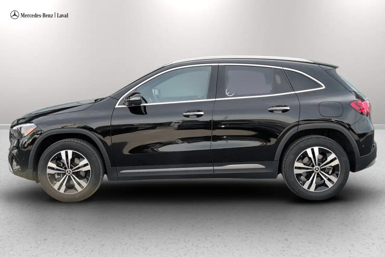 Mercedes-Benz GLA снимка Mercedes-Benz GLA