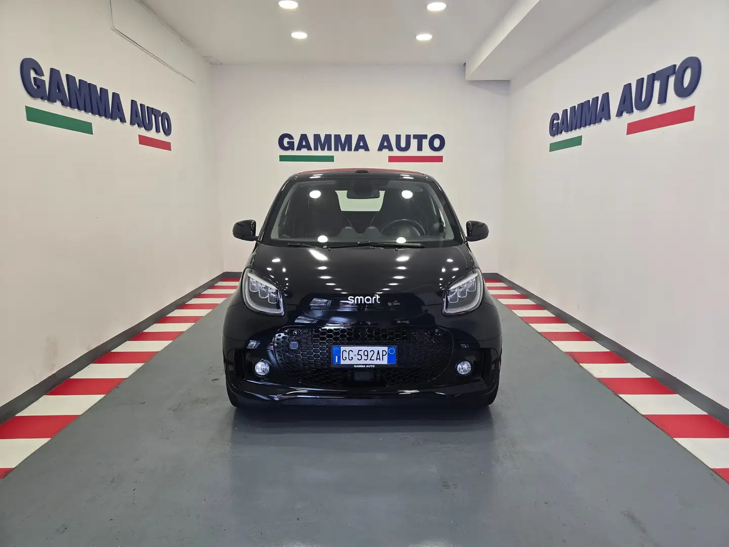 smart forTwo CABRIO EQ PRIME NERA SOFT TOP RED PELLE LED IVA Schwarz - 1