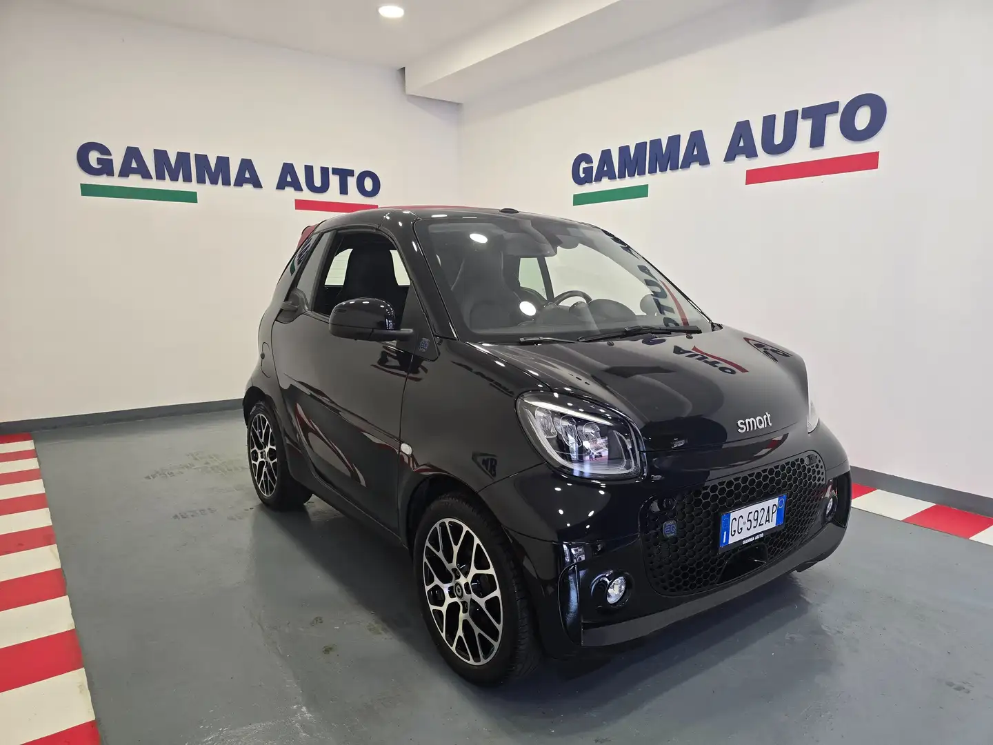 smart forTwo CABRIO EQ PRIME NERA SOFT TOP RED PELLE LED IVA Schwarz - 2
