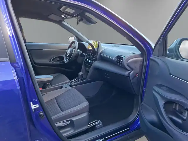 Toyota Yaris Cross view 12