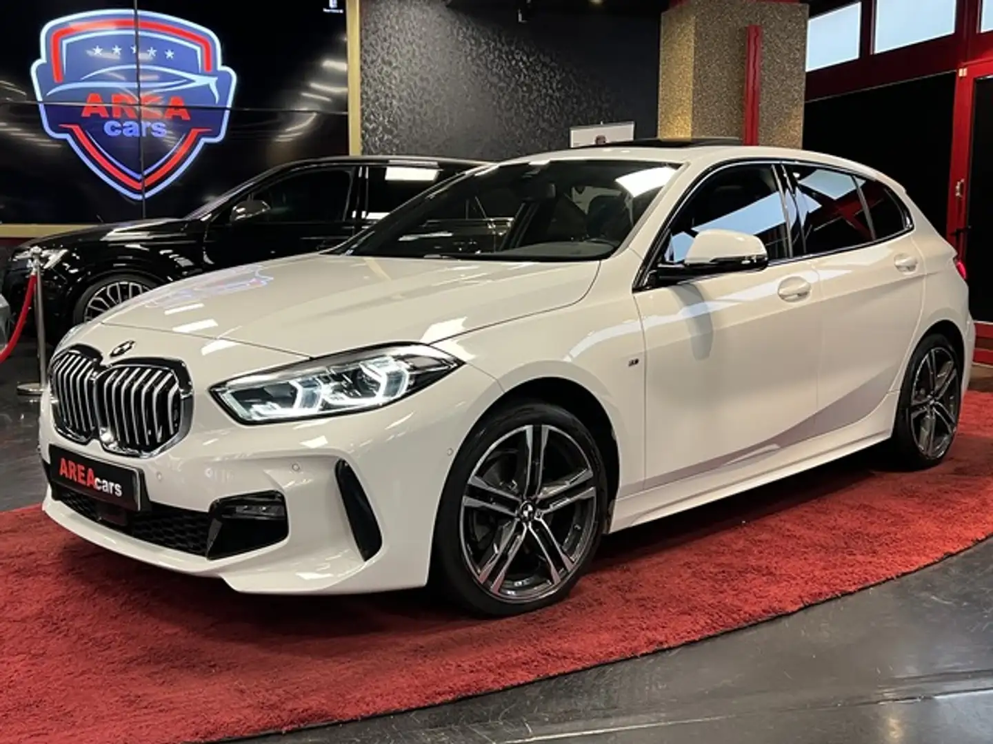 BMW 118 d M Sport M PACKET PANO 18Z SHADOW LINE Weiß - 1