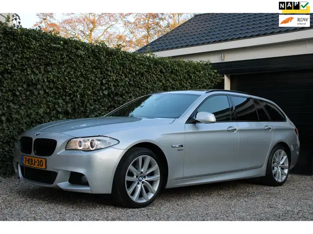 BMW 528 5-serie Touring 528xi High Executive | xDrive | M-
