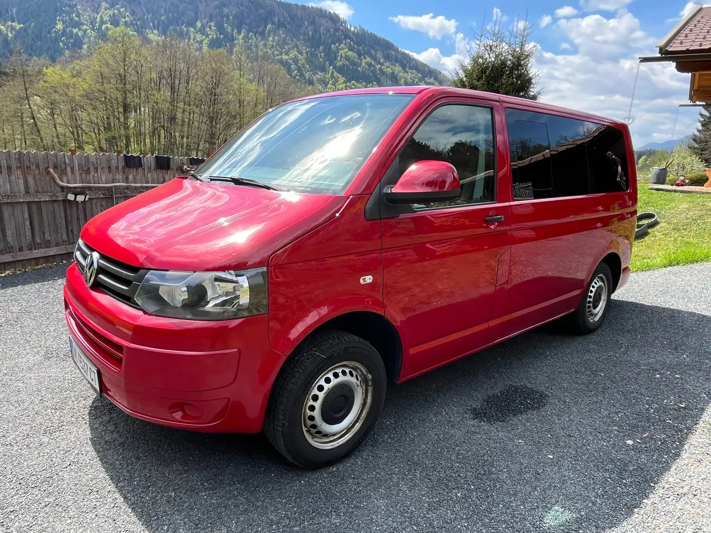 Volkswagen T5 Kombi Kombi 2,0 BMT TDI 4motion D-PF Rot - 1