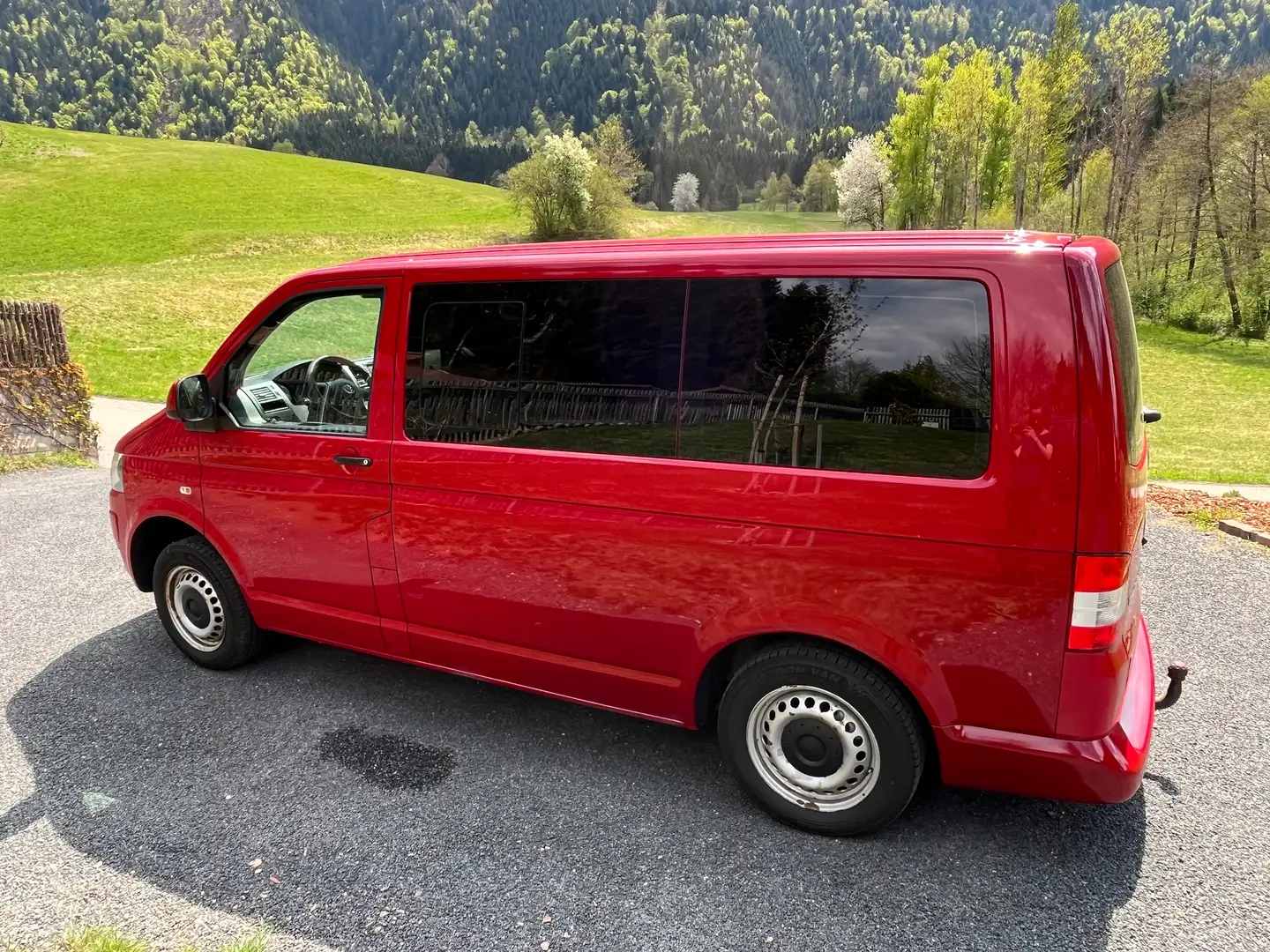 Volkswagen T5 Kombi Kombi 2,0 BMT TDI 4motion D-PF Rot - 2
