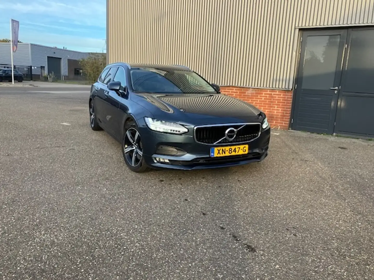 Volvo V90 2.0 T4 Momentum Blauw - 2
