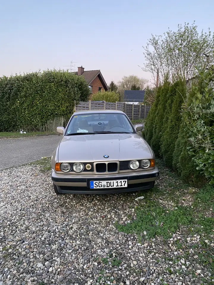 BMW 520iE34 Oldtimer, technisch überholt, rostfrei, foto 1