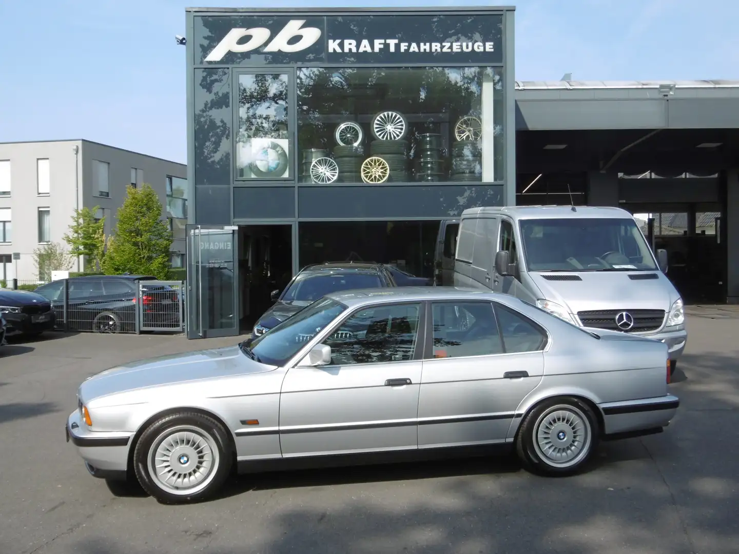 BMW M5 1. Hd Deutsch Unfallfrei Neuzustand! Stříbrná - 1